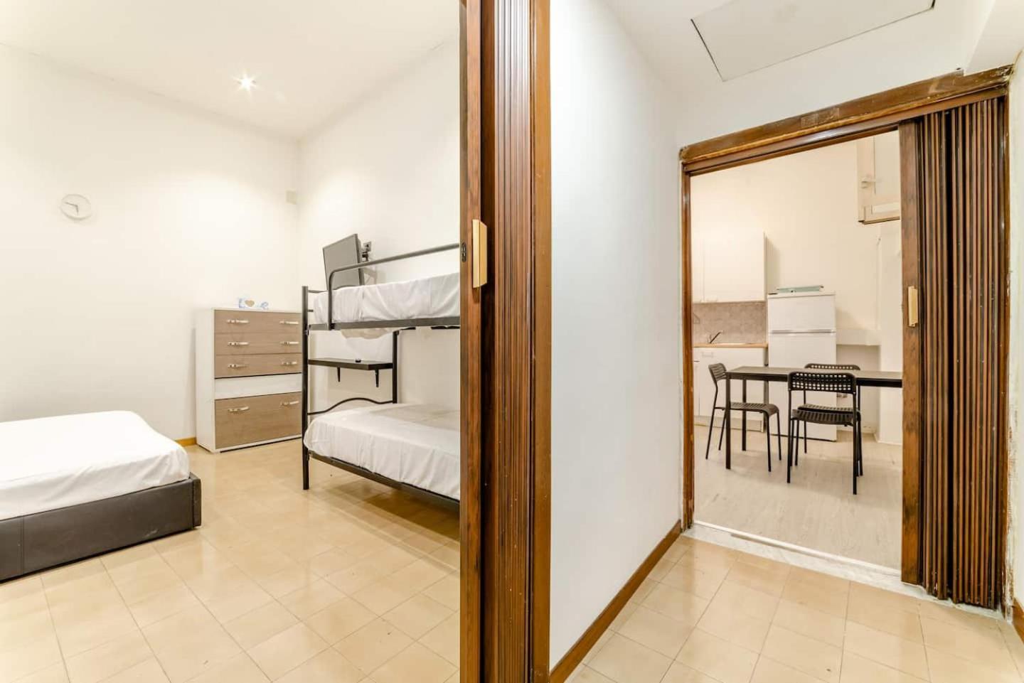 Inside Chiaia Guest house 2*