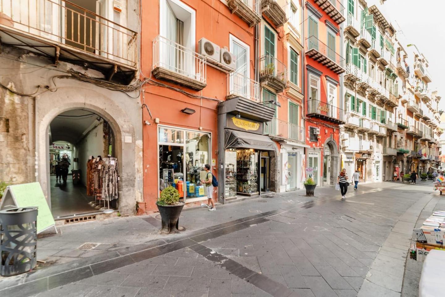 Guest house Inside Chiaia Naples